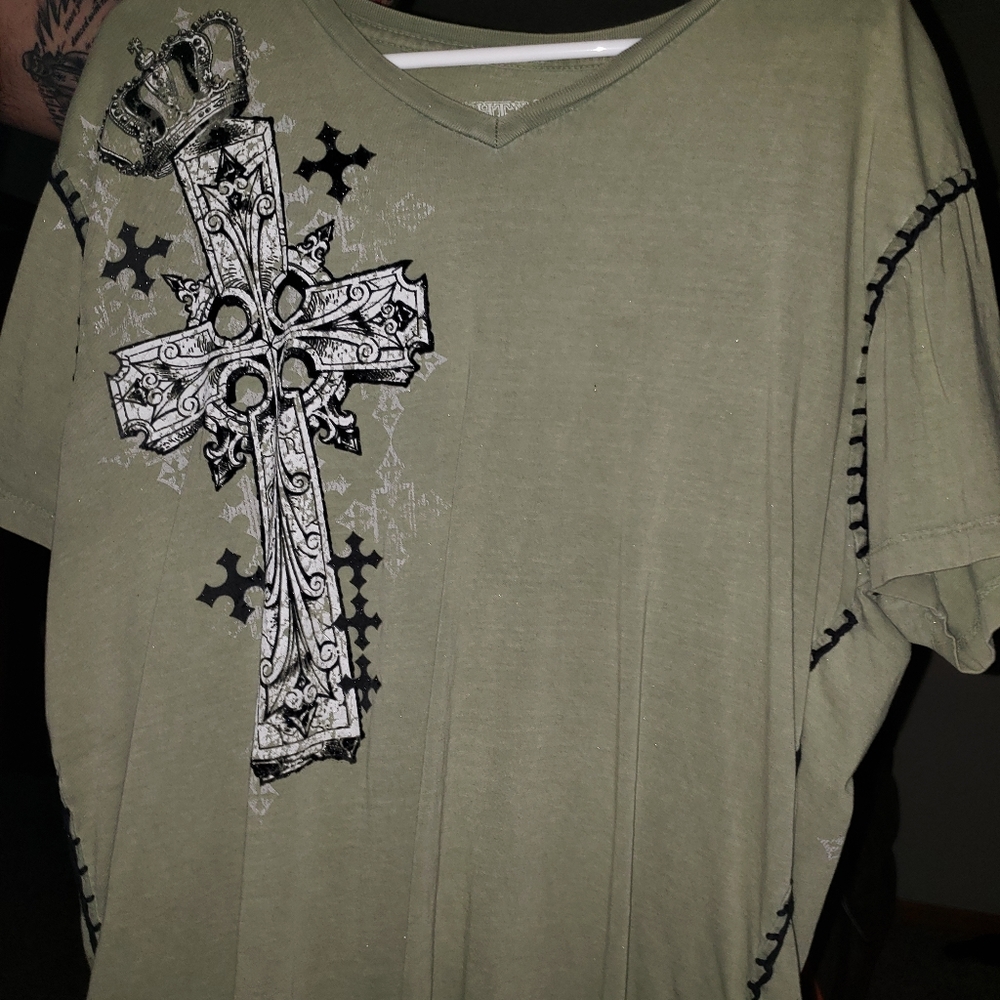Men's t shirt